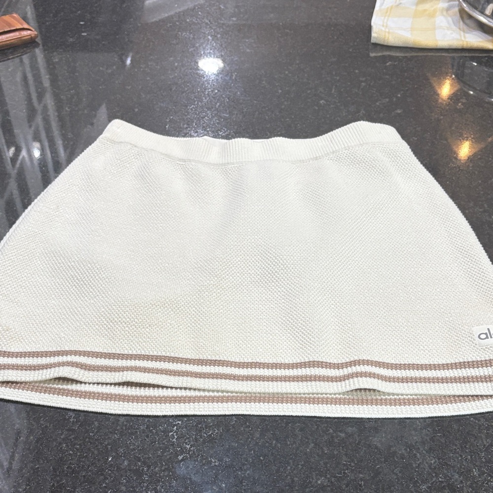 ALO Yoga Cream and Tan Knit Tennis Club skort